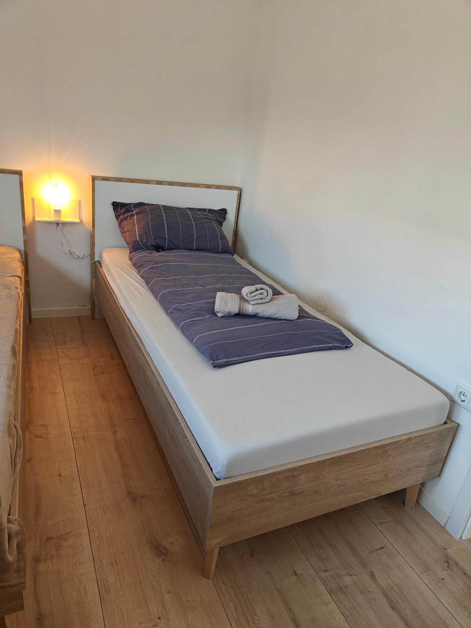 Ferienwohnung "Sorgenfrei" In Coburg ! - Im Eg Mit Privatparkplatz & Balkon Eksteriør bilde